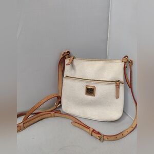 Dooney & Bourke Pebble Grain Leather Zip Crossbody Bag Bone White Purse B25